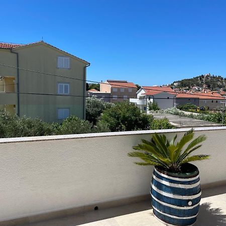 Mare I Kate Apartmani Tribunj  Exterior photo
