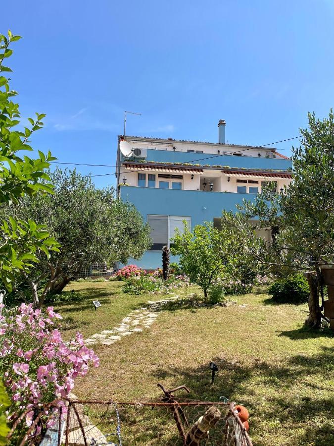 Mare I Kate Apartmani Tribunj  Exterior photo