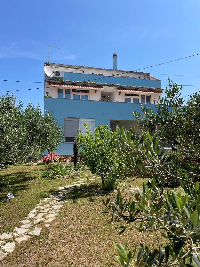 Mare I Kate Apartmani Tribunj  Exterior photo