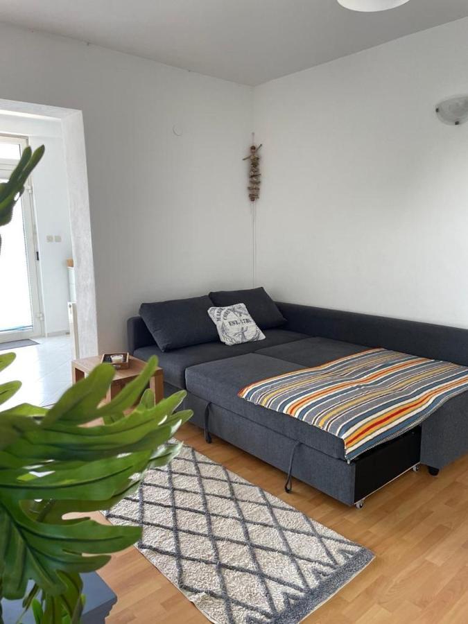Mare I Kate Apartmani Tribunj  Exterior photo
